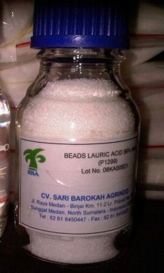 Lauric Acid 99% Min